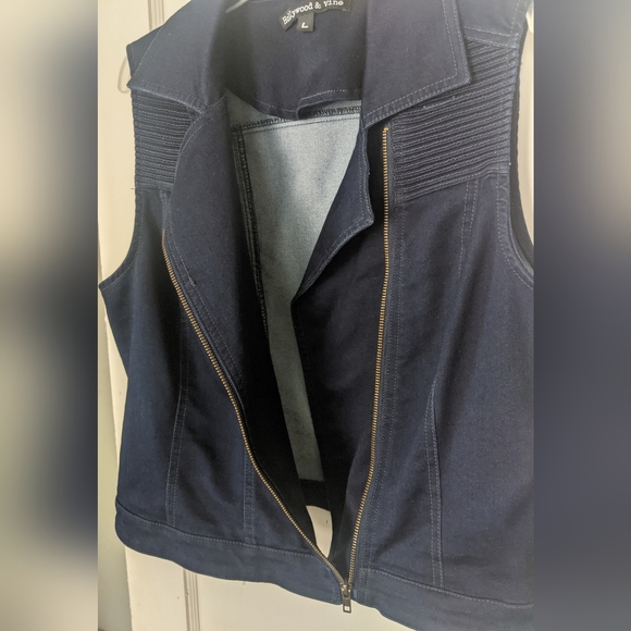 Hollywood & Vine Women's Denim Vest - Picture 3 of 5